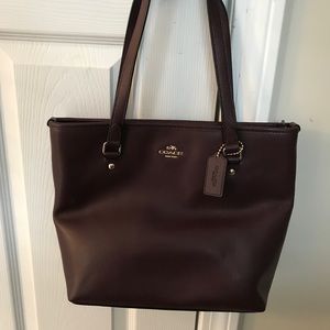 Authentic coach zip top tote